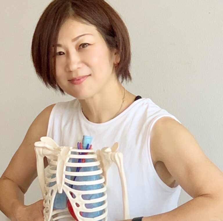 身体の使い方を知れば、人生が変わる。26年間の介護生活から見つけた「続けられるヨガ」ー滑田 純子ー